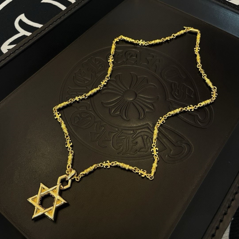 Ch*0me He**ts necklaces